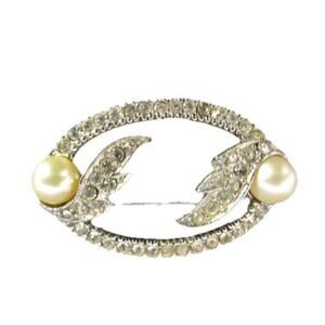 Vintage 1950s Oval Leaf Rhinestone Pin Brooch Cultured Pearls Silver Tone‎ EUC